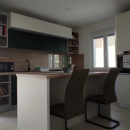 Ika Apartment *
