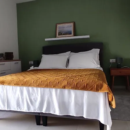 Ika Apartment *